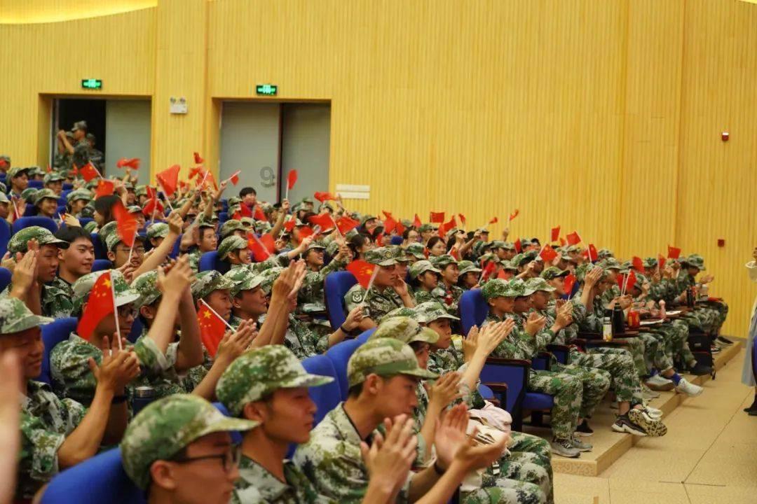 边路爆点22岁奥利斯2传1射助队取胜,10轮6球3助身价5000万欧